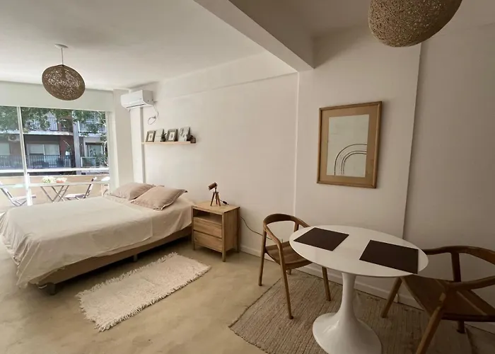 Estudio Amplio Y Moderno En Belgrano.